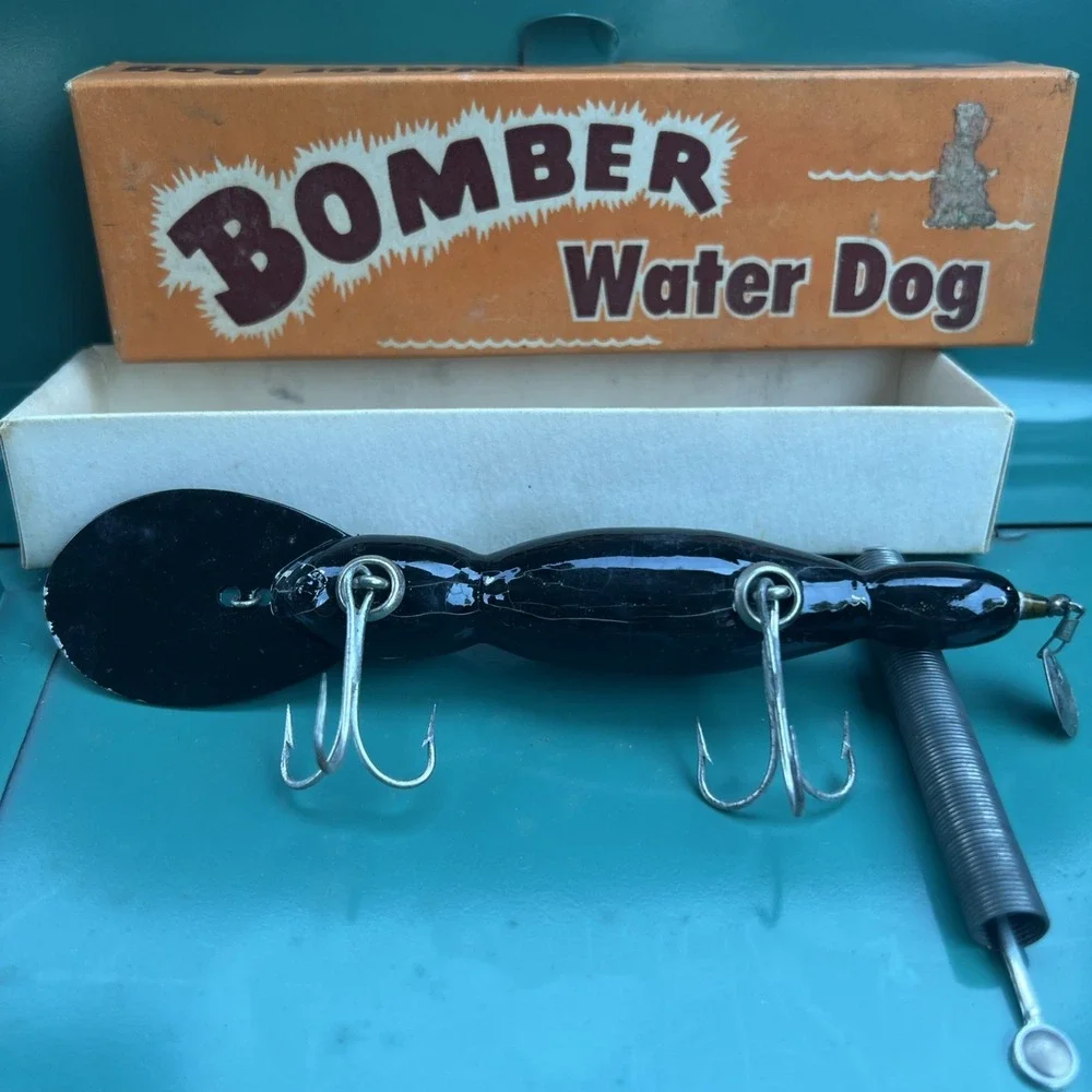 VINTAGE BOMBER WATERDOG WOOD LURE #1702